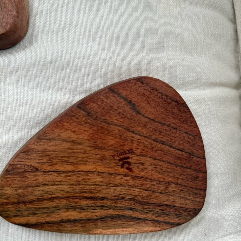 Sembla Set of 3 Wood Petal  triangular nesting Trays like new